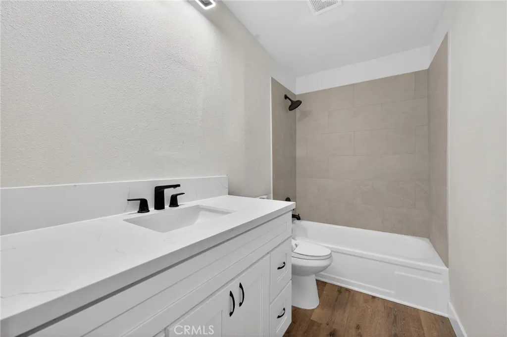 https://cdn.realtyfeed.com/cdn/127/306644815/b0f0e4492042693d1e3ed4a33d296848.webp
