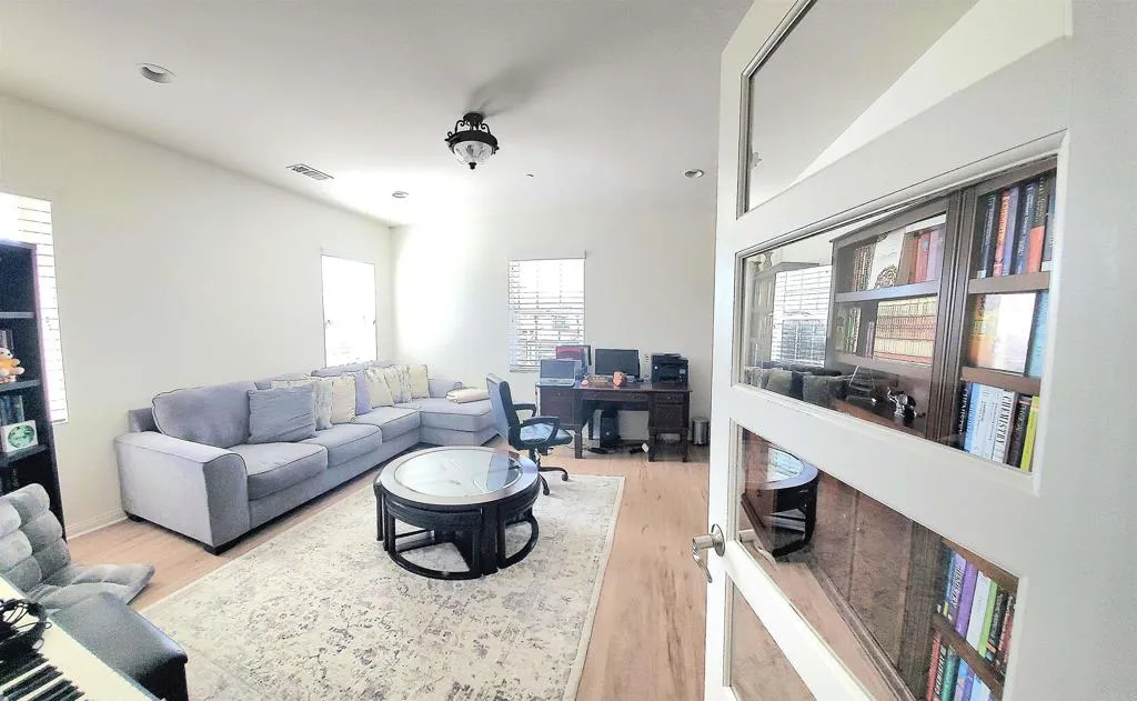 https://cdn.realtyfeed.com/cdn/127/306644890/3d735727af63c58039a86e4a3268bdb2.webp