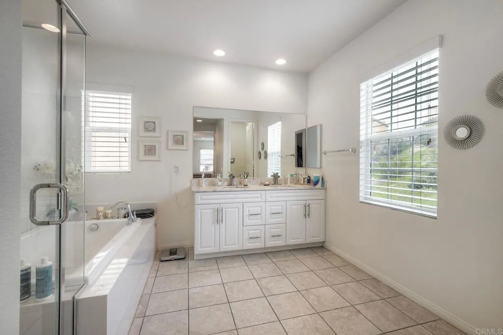 https://cdn.realtyfeed.com/cdn/127/306644890/58e5aa1debfaa5f94e30c4dafbe6eb19.webp
