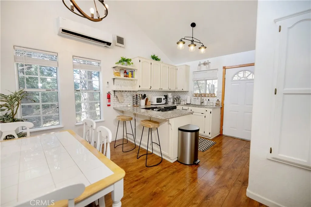 455 Delle, Crestline, CA 92325 - Photo 5 of 13, Crestline, CA