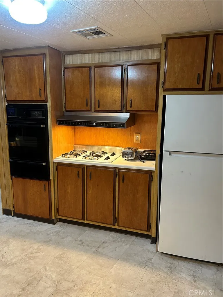 16511 S Garfield South Unit B17, Paramount, CA 90723 - Photo 2 of 25, Paramount, CA