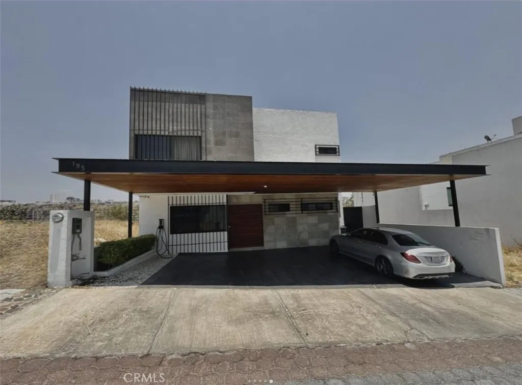195 Peñon de Gibraltar, Queretaro, MX