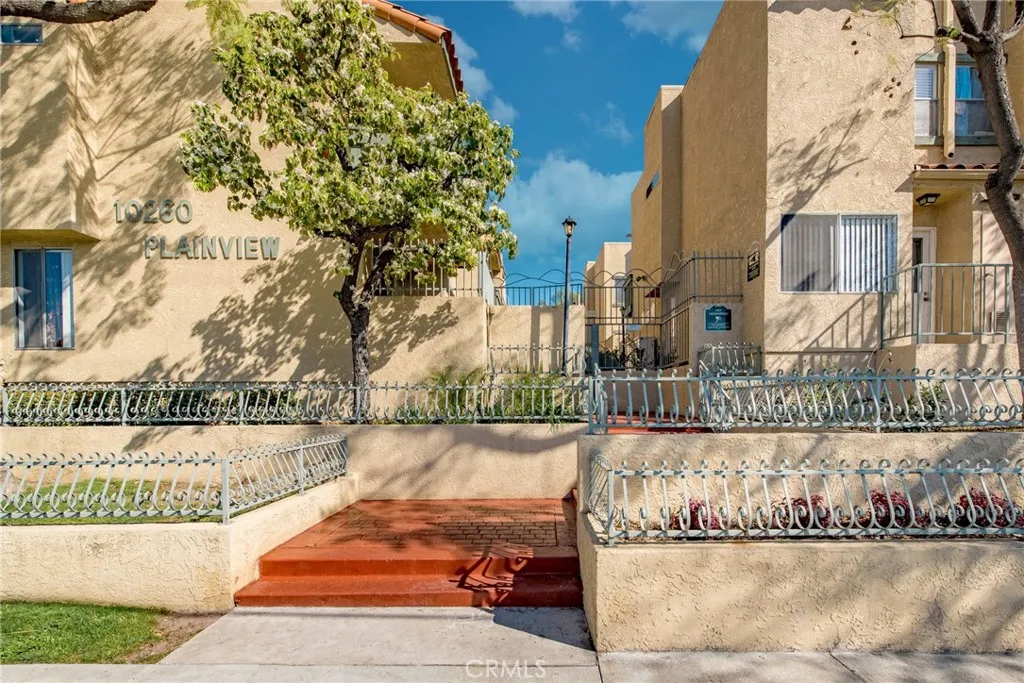 10260 Plainview Unit 42, Tujunga, CA 91042