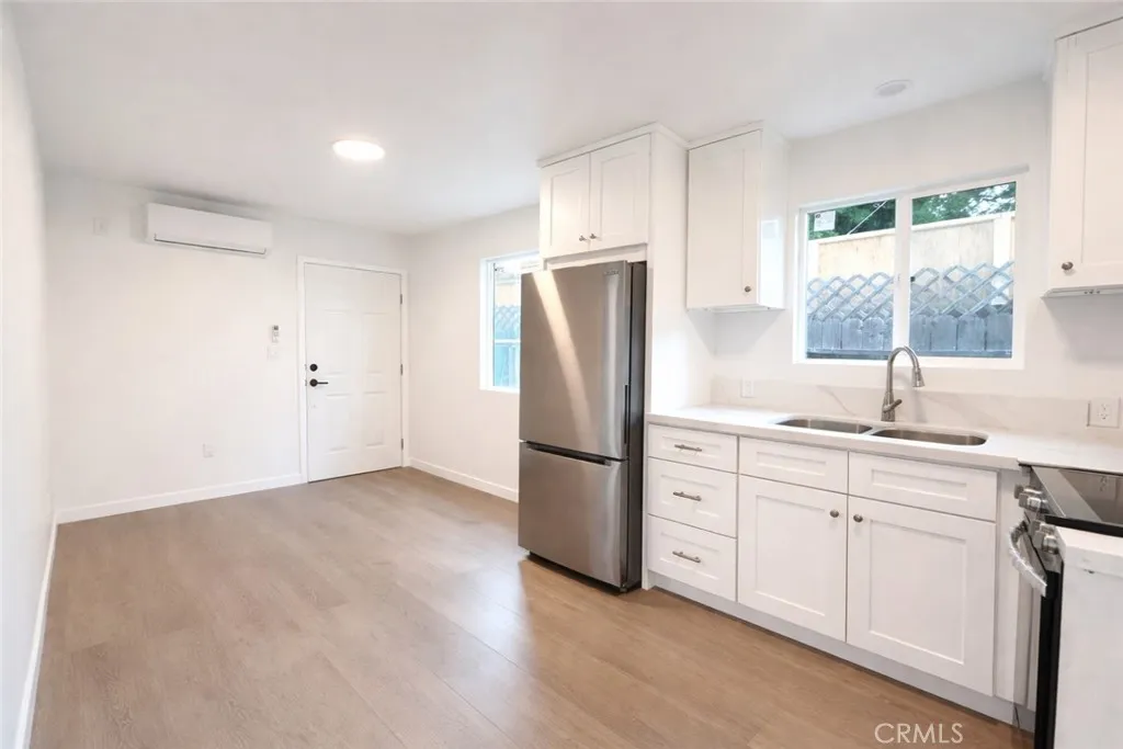 6907 Noble, Van Nuys, CA, 91405