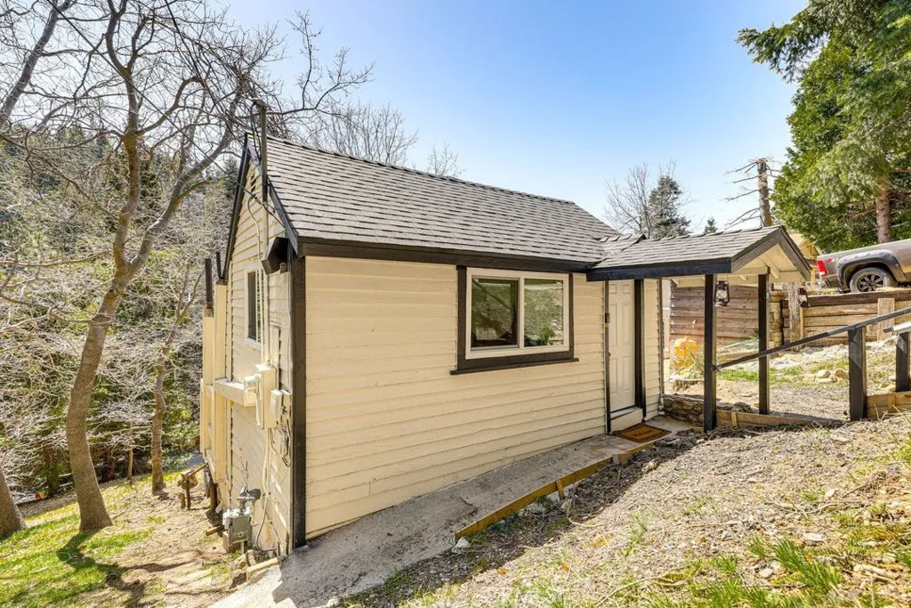 875 Virginia Court, Lake Arrowhead, CA 92352 - Photo 3 of 18, Lake Arrowhead, CA