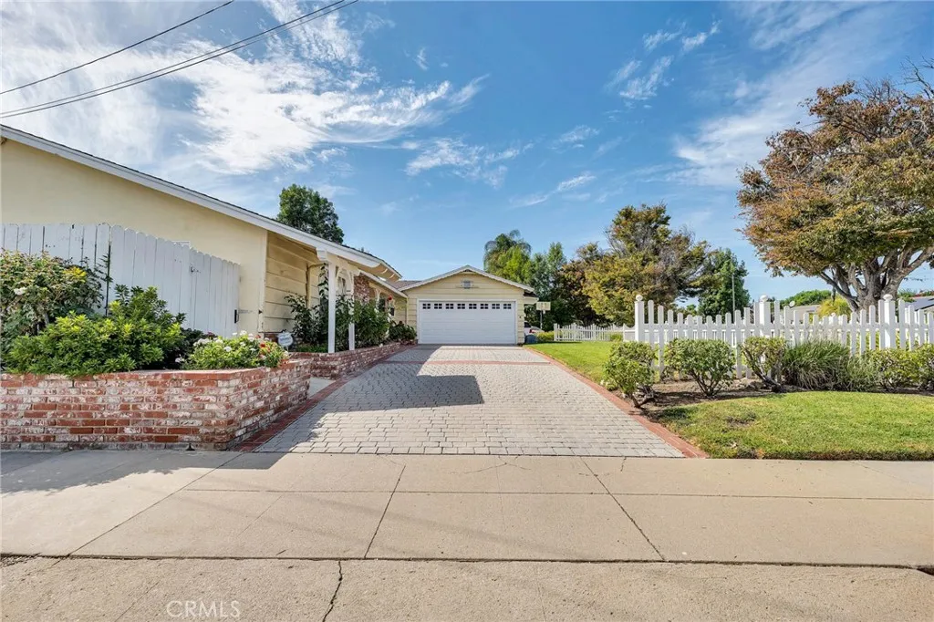 23230 Bigler Street, Woodland Hills, CA 91364 - Photo 3 of 37, Woodland Hills, CA