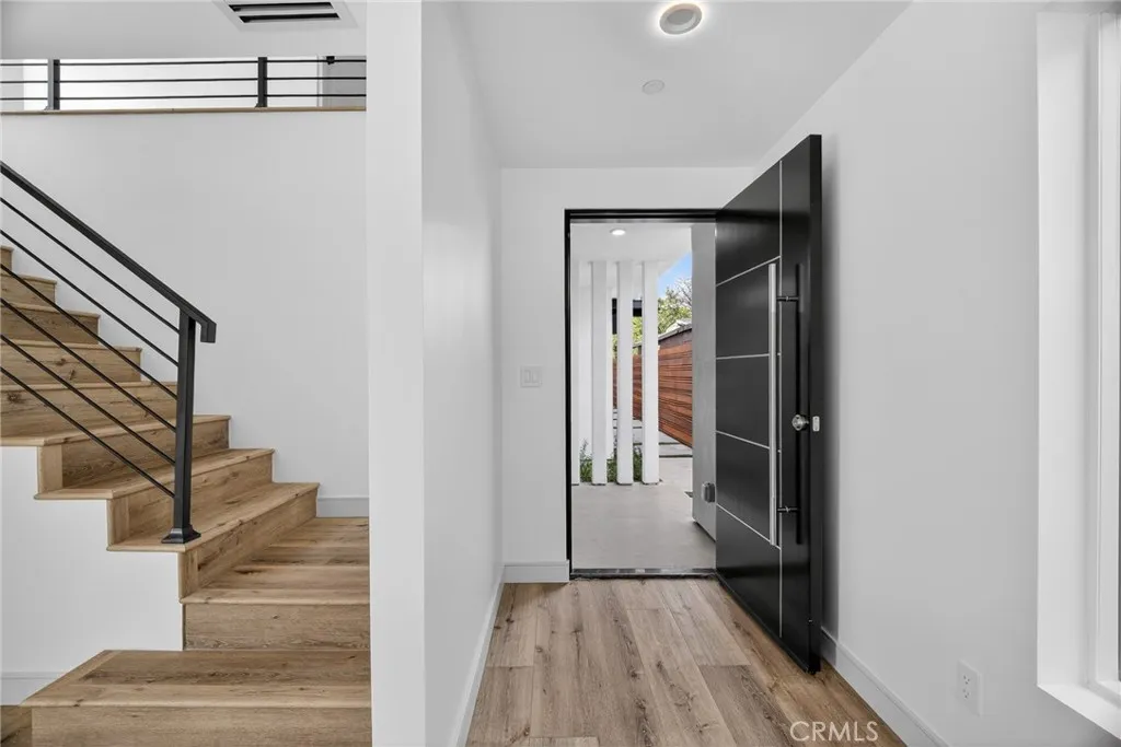 7332 Owensmouth Avenue, Canoga Park, CA 91303 - Photo 3 of 43, Canoga Park, CA