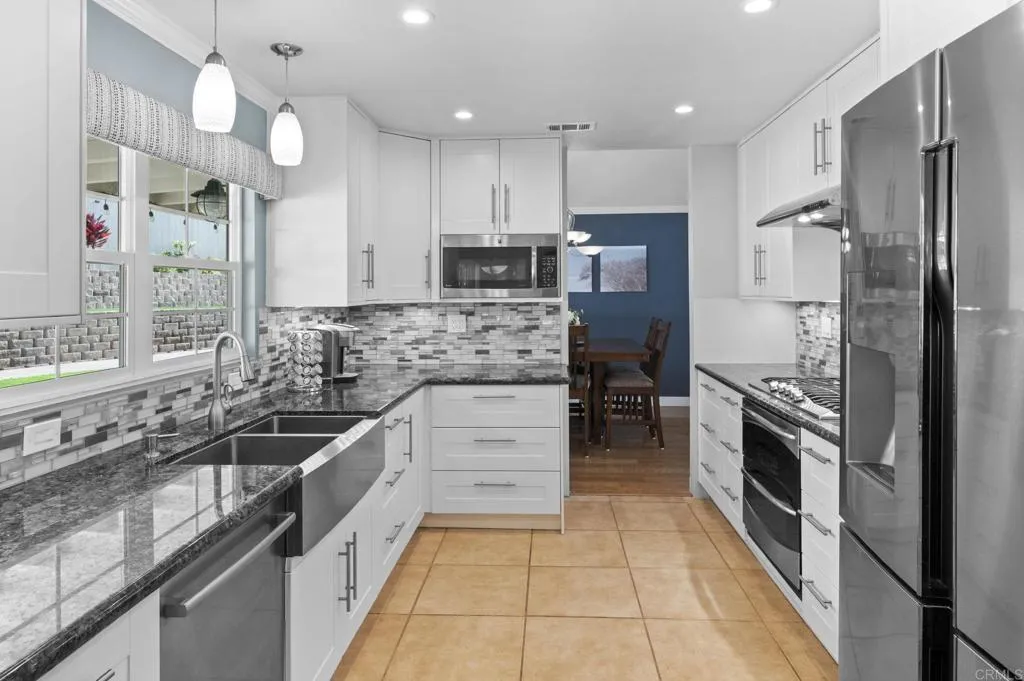 https://cdn.realtyfeed.com/cdn/127/306645243/8f1affa9e037d1a9246a431d15ede7f7.webp