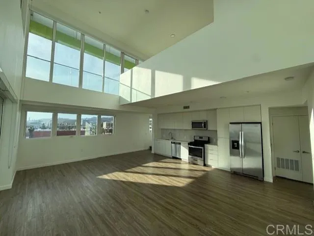 5750 Hollywood Boulevard Unit 709, Los Angeles, CA 90028 - Main photo, Los Angeles, CA