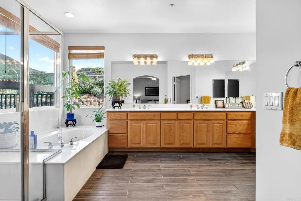 https://cdn.realtyfeed.com/cdn/127/306645279/07b313bb260a90c65835427ce3c9ab79.webp