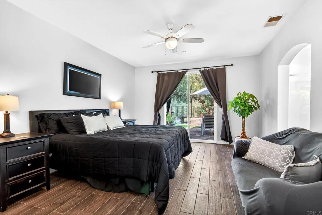 https://cdn.realtyfeed.com/cdn/127/306645279/1517ff4c5d3163d1256dce1aec51b759.webp