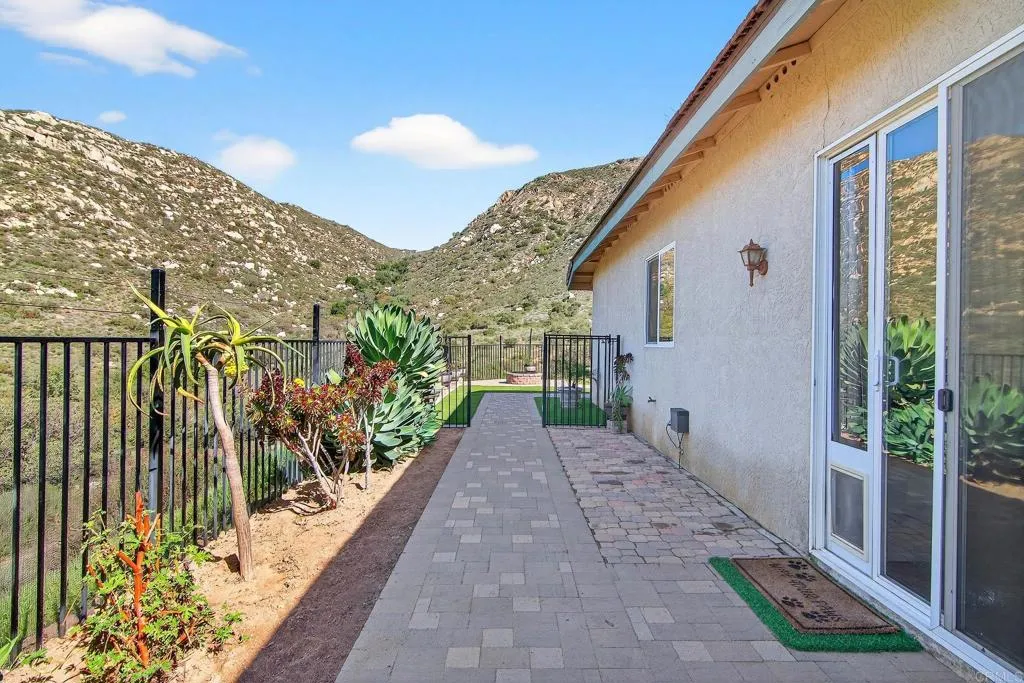 https://cdn.realtyfeed.com/cdn/127/306645279/1c34e418c4ec832af5f3d94edfbd9056.webp