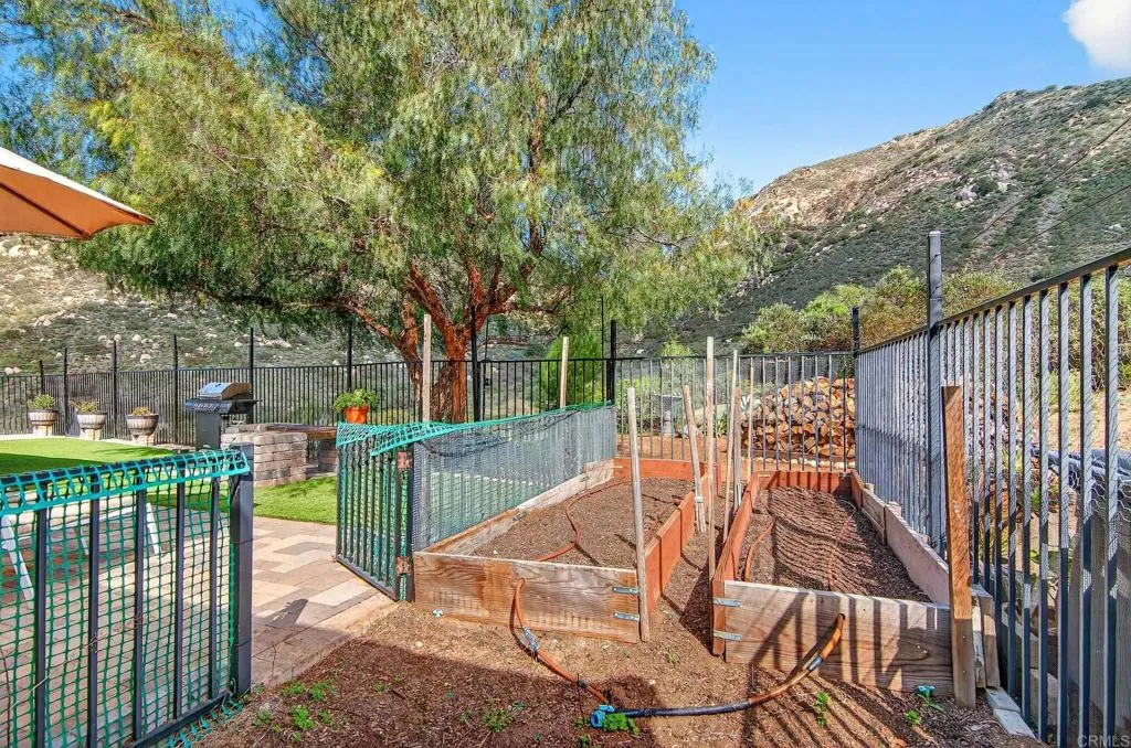 https://cdn.realtyfeed.com/cdn/127/306645279/206af0d1940f4611efef1de177d6bb84.webp