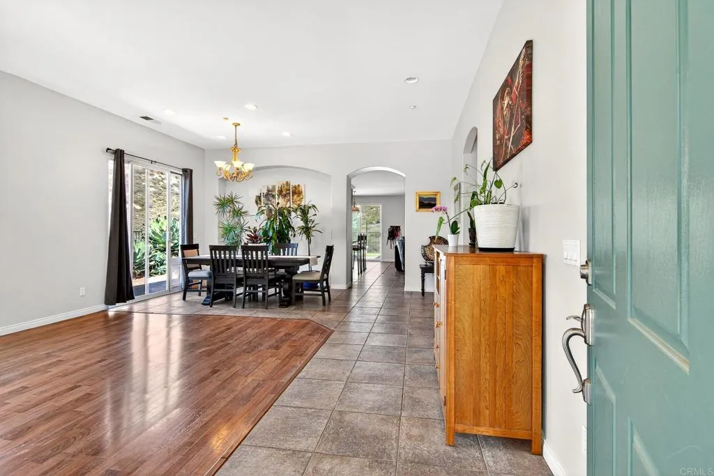 https://cdn.realtyfeed.com/cdn/127/306645279/2fb0c71791b365edde0839836947752e.webp