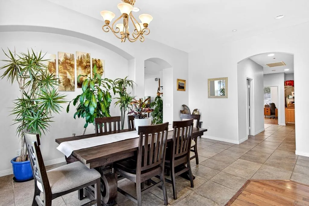 https://cdn.realtyfeed.com/cdn/127/306645279/31b4636b1643b219f50263630da7f2ec.webp
