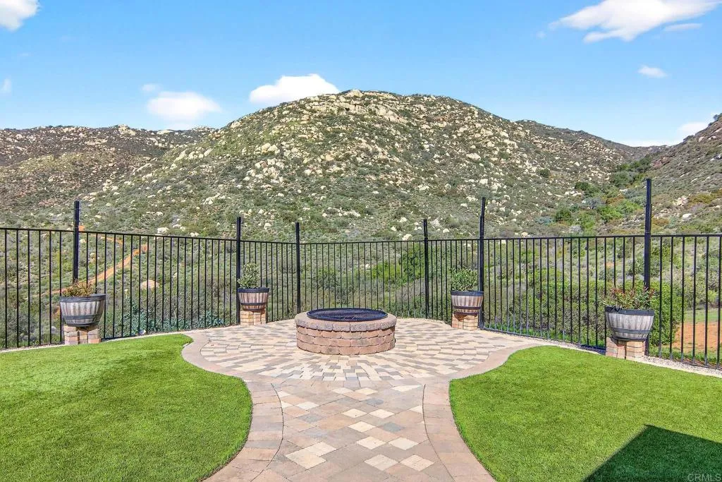 https://cdn.realtyfeed.com/cdn/127/306645279/50a801150202ebda6cb30c615d08455d.webp