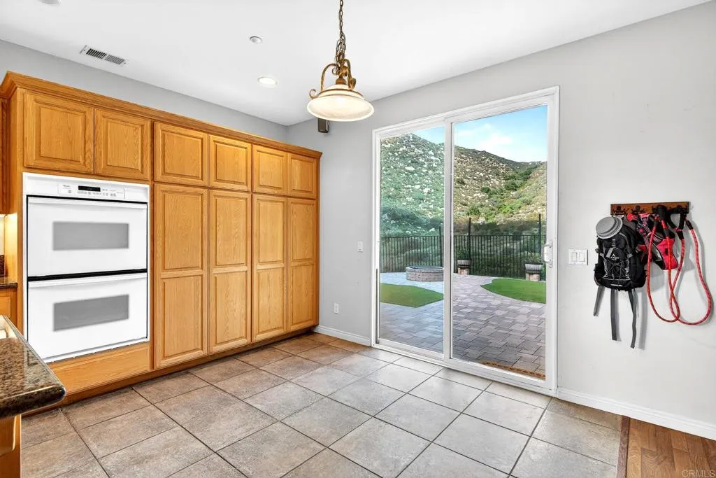 https://cdn.realtyfeed.com/cdn/127/306645279/78442254ed389f5b4bec08a910881c33.webp