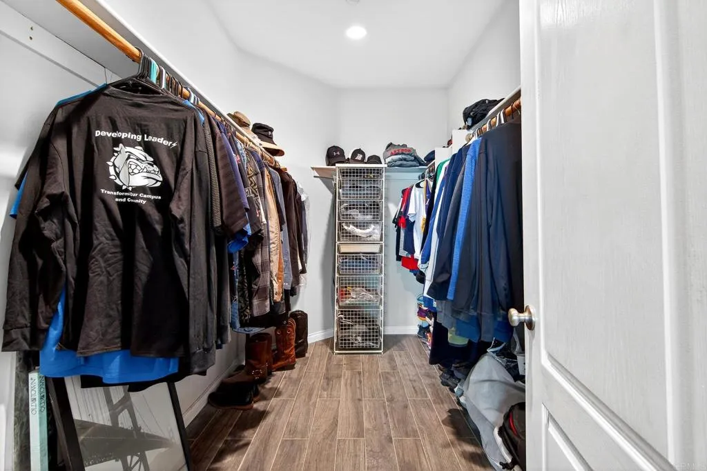 https://cdn.realtyfeed.com/cdn/127/306645279/923939970580b7d0909dd20f343b49e0.webp
