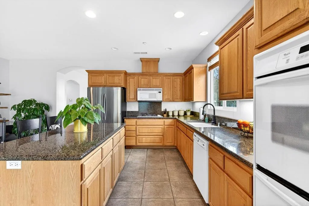 https://cdn.realtyfeed.com/cdn/127/306645279/9afc2dc57b1af764cb30217a2d980bb8.webp