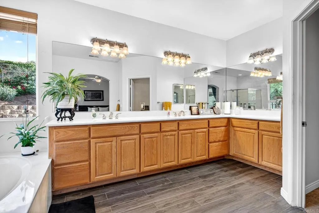 https://cdn.realtyfeed.com/cdn/127/306645279/a6f42db3c302de774d60f92dd831b389.webp
