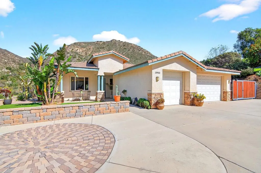 https://cdn.realtyfeed.com/cdn/127/306645279/ada09265b10f2050934a14f4fd2d5759.webp