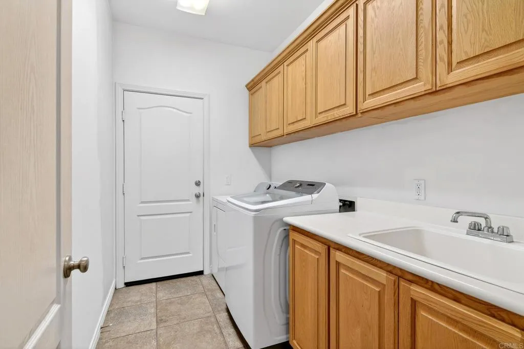 https://cdn.realtyfeed.com/cdn/127/306645279/baeef5e1622463f875cb9831004995b5.webp