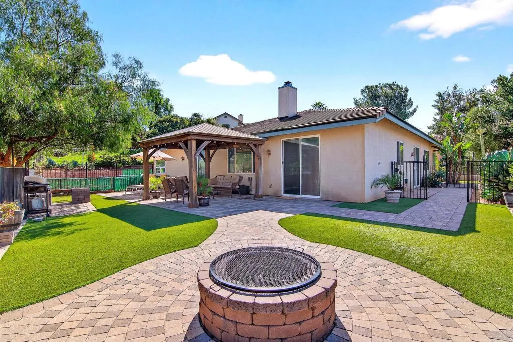 https://cdn.realtyfeed.com/cdn/127/306645279/d2bcce441113acfd1260fe871ce9c378.webp