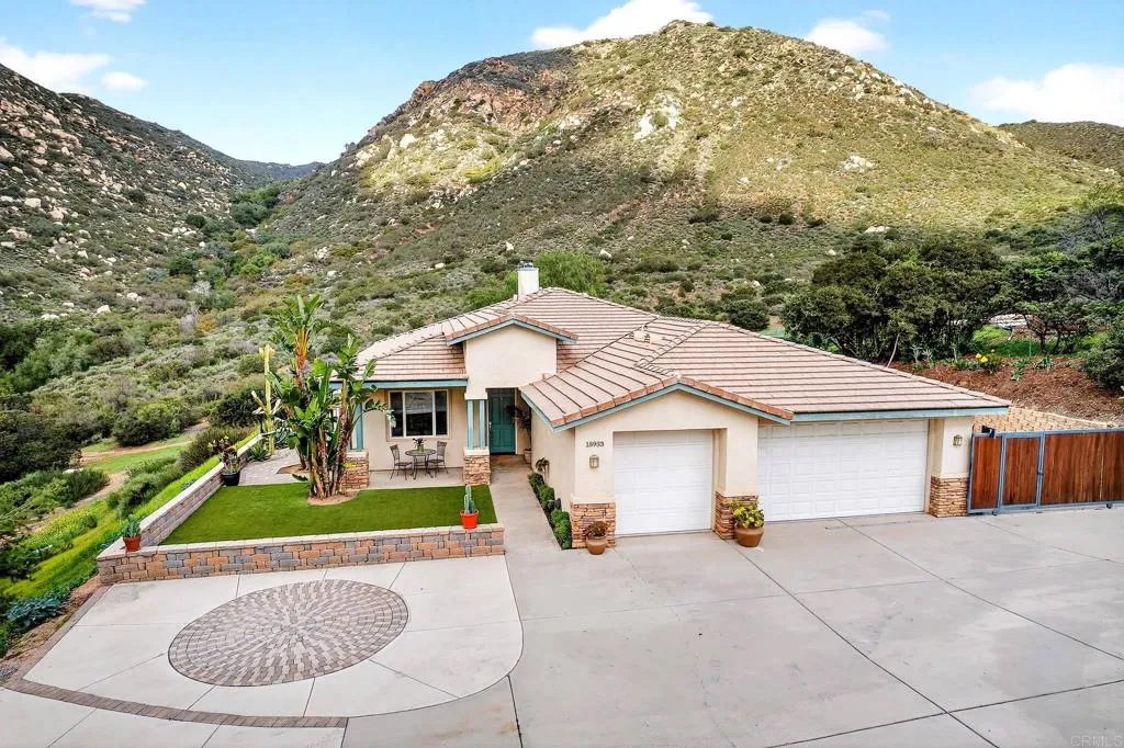 https://cdn.realtyfeed.com/cdn/127/306645279/f6b13000c1e45b4c3d0c92fde938b3a7.webp