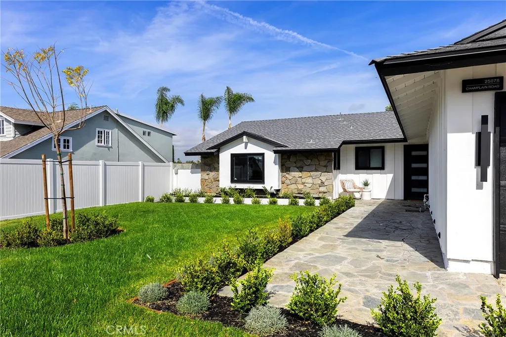 25078 Champlain Road, Laguna Hills, CA 92653 - Photo 5 of 36, Laguna Hills, CA