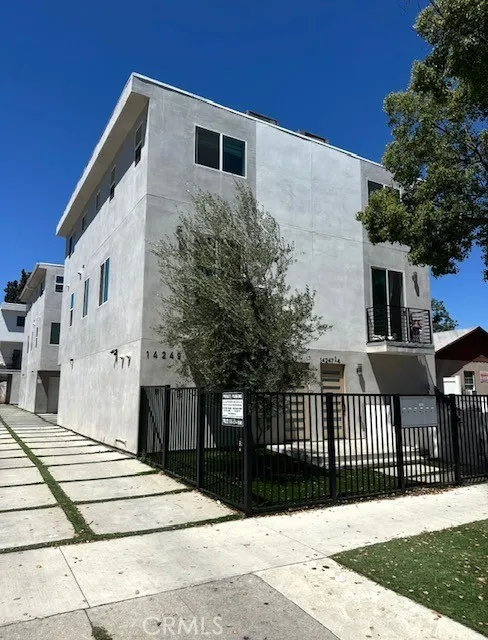 Van Nuys, CA 91401