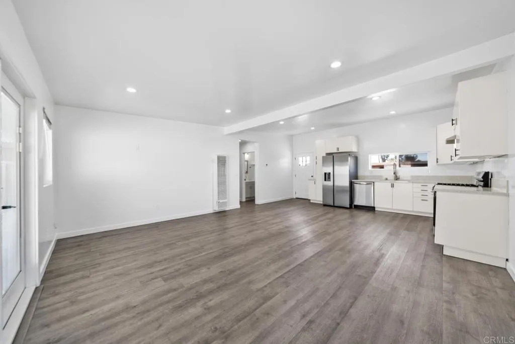 https://cdn.realtyfeed.com/cdn/127/306645390/66074468de48db84206ccb47a1a65f92.webp