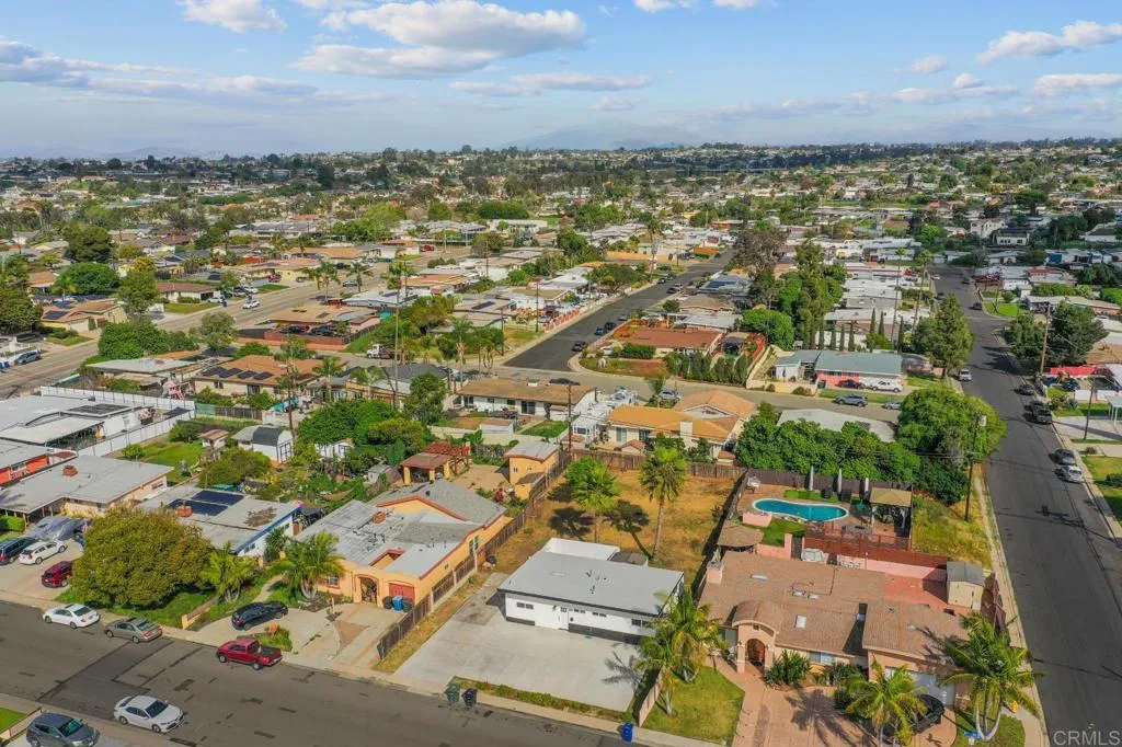 https://cdn.realtyfeed.com/cdn/127/306645390/c4c45025ac7b9413282cf66af24b410a.webp