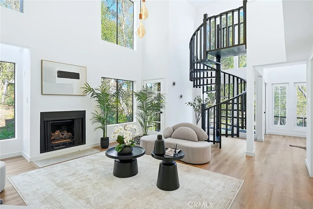 11601 Montana, Los Angeles, CA 90049 - Photo 4 of 29, Los Angeles, CA