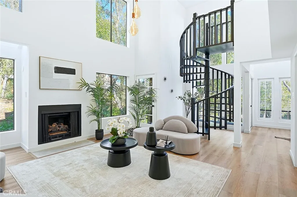 11601 Montana, Los Angeles, CA 90049 - Photo 3 of 29, Los Angeles, CA