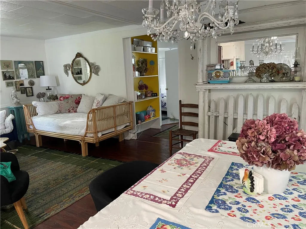 https://cdn.realtyfeed.com/cdn/127/306645498/f7db00ac5610d8abf9baeb6a2ccaf21a.webp