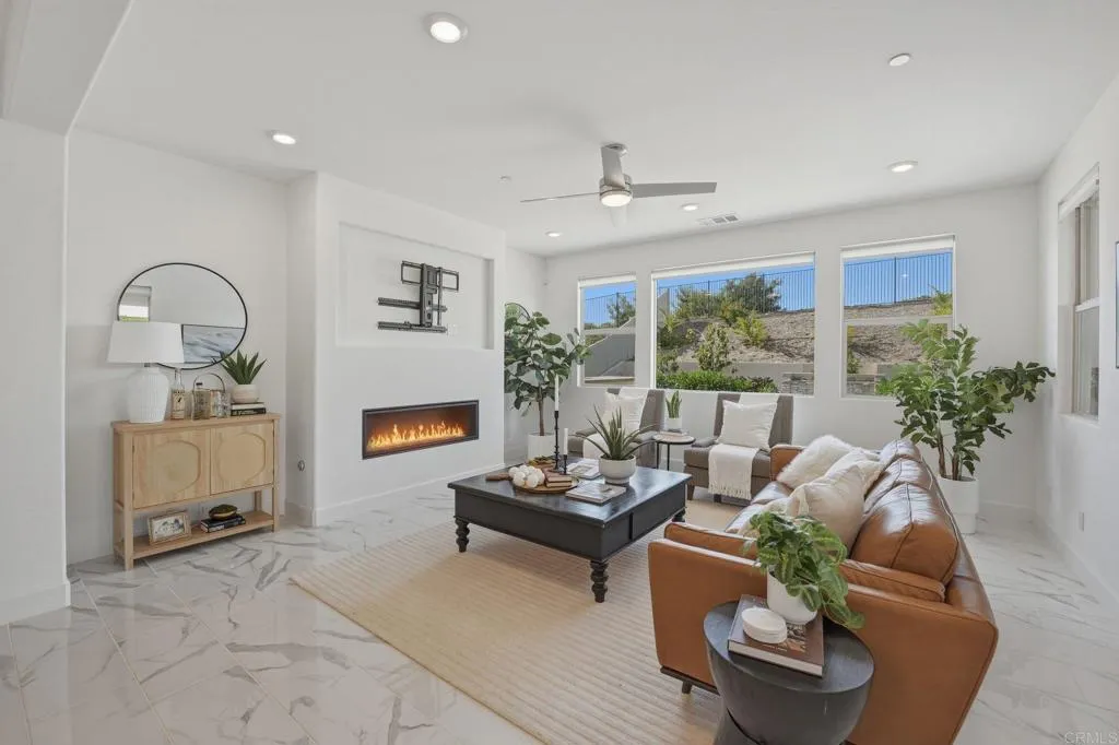 https://cdn.realtyfeed.com/cdn/127/306645508/627bad1c7aac13946f88aa6e05d17ea5.webp