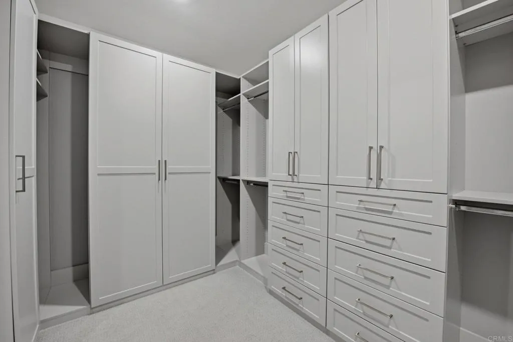 https://cdn.realtyfeed.com/cdn/127/306645508/87e3f4a0614ec85d81bb517af7cf08c9.webp