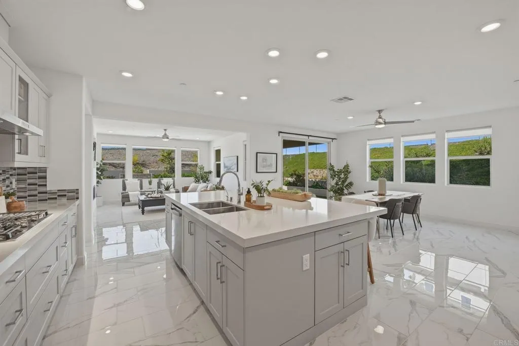 https://cdn.realtyfeed.com/cdn/127/306645508/c3715867013a000083c837a54fab1f1c.webp