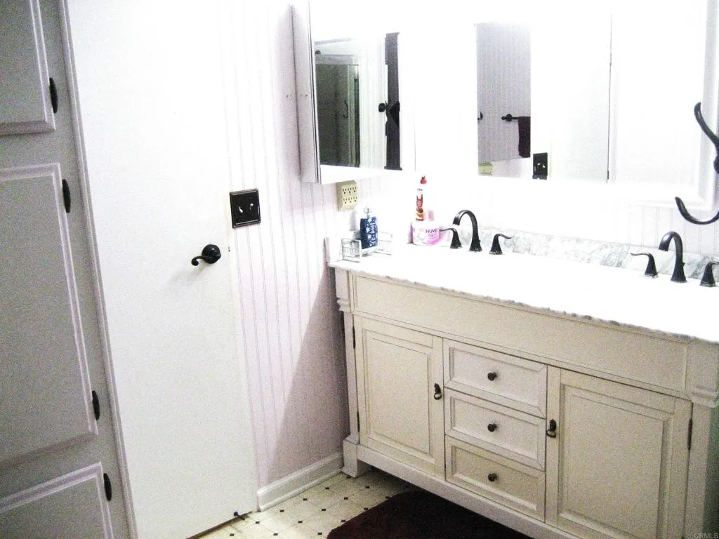https://cdn.realtyfeed.com/cdn/127/306645646/3e3877e94af8508dab74a6f58abbe933.webp