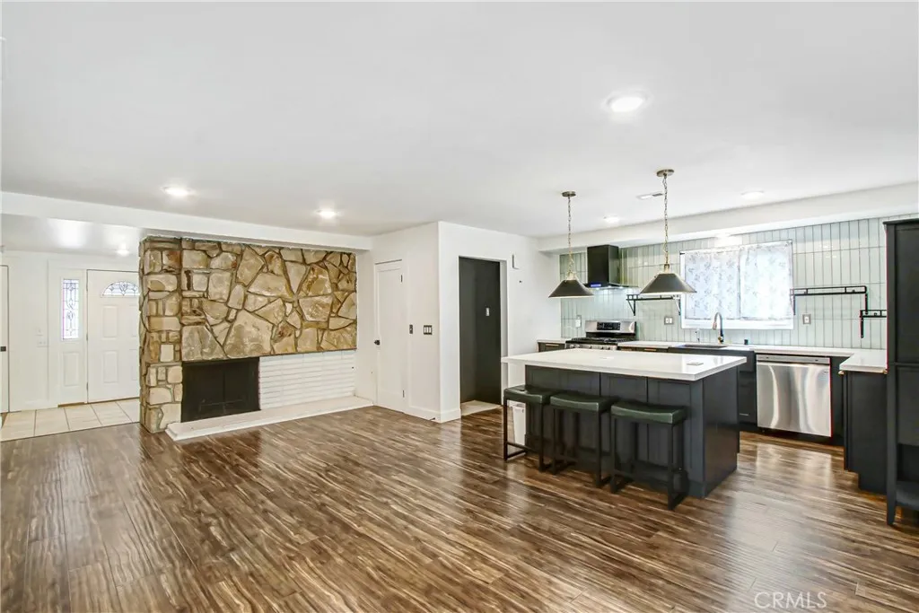 Corona, CA 92879