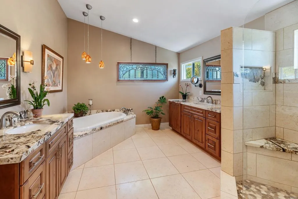 https://cdn.realtyfeed.com/cdn/127/306645687/0444d337534b23788e7030db17a720ff.webp