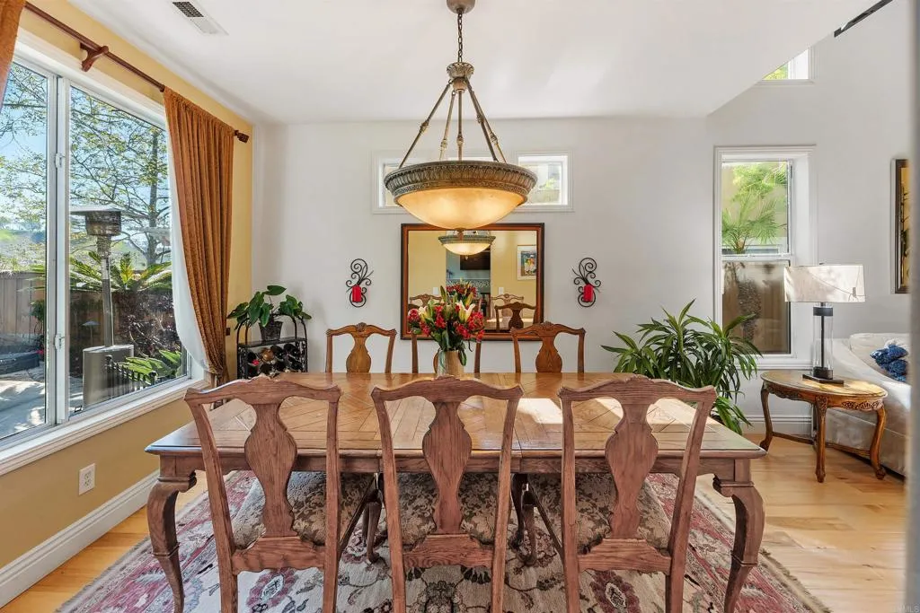 https://cdn.realtyfeed.com/cdn/127/306645687/1a5600bd0d75b614e1170f9b39d48d82.webp
