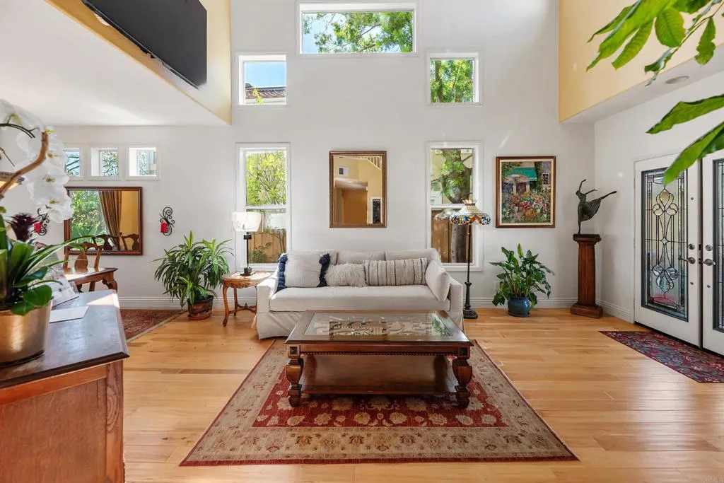 https://cdn.realtyfeed.com/cdn/127/306645687/1ca7ae83cb7e417cca178effb5a3a793.webp