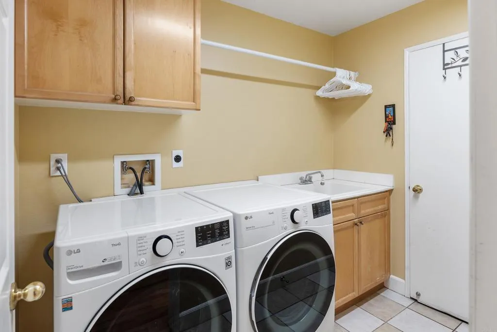 https://cdn.realtyfeed.com/cdn/127/306645687/388b30f2278dd0459d70c1a0cc88011f.webp
