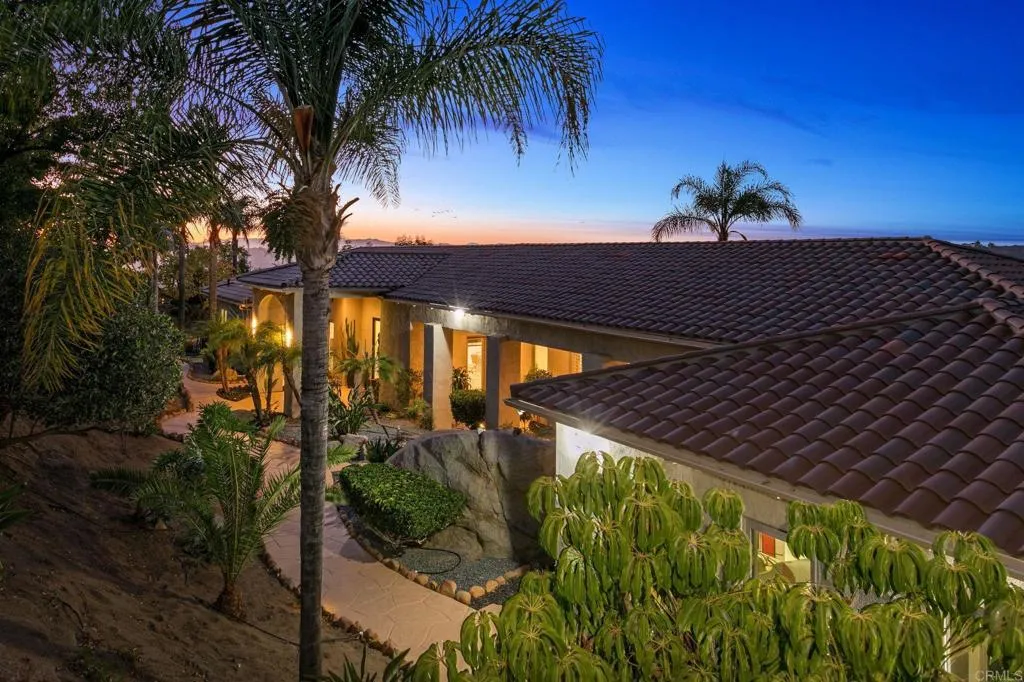 https://cdn.realtyfeed.com/cdn/127/306645713/25a2016cab6e2bcb4d4ea4c3264ca81d.webp