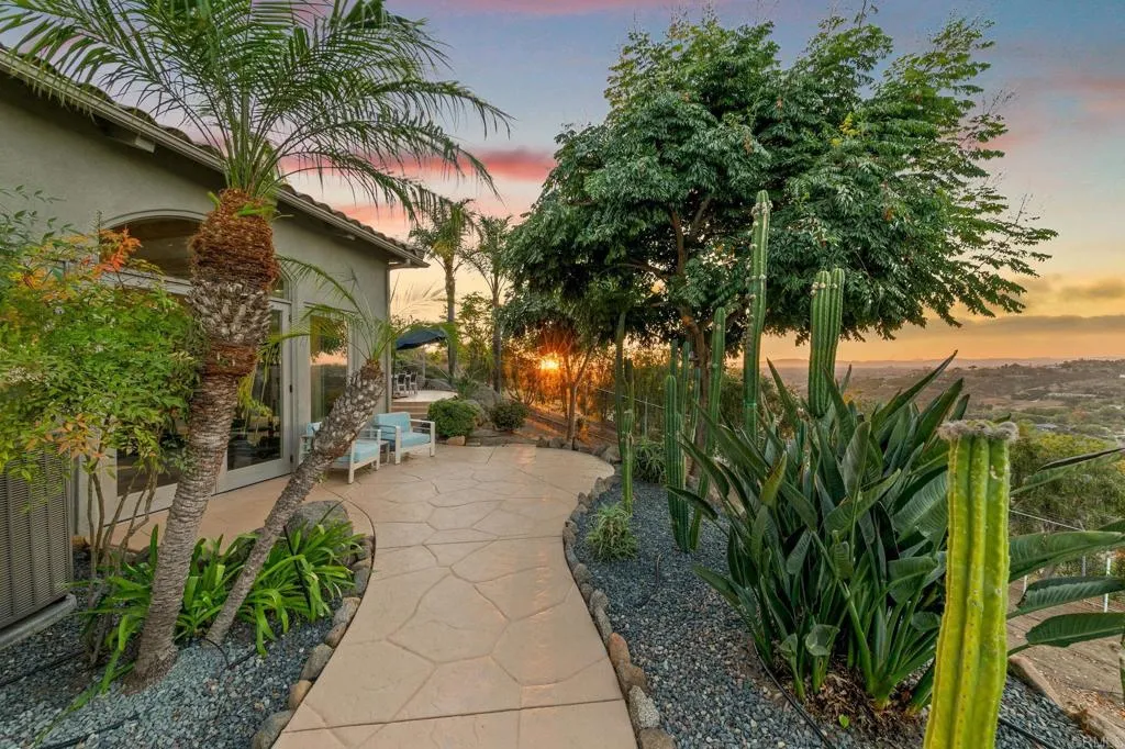 https://cdn.realtyfeed.com/cdn/127/306645713/34f3c8489688b15c6129ffaafa4d82b2.webp