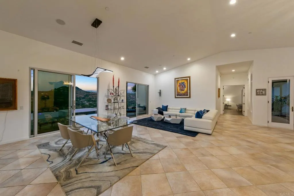 https://cdn.realtyfeed.com/cdn/127/306645713/713ff0575a58e7fb7ea10af989627b55.webp