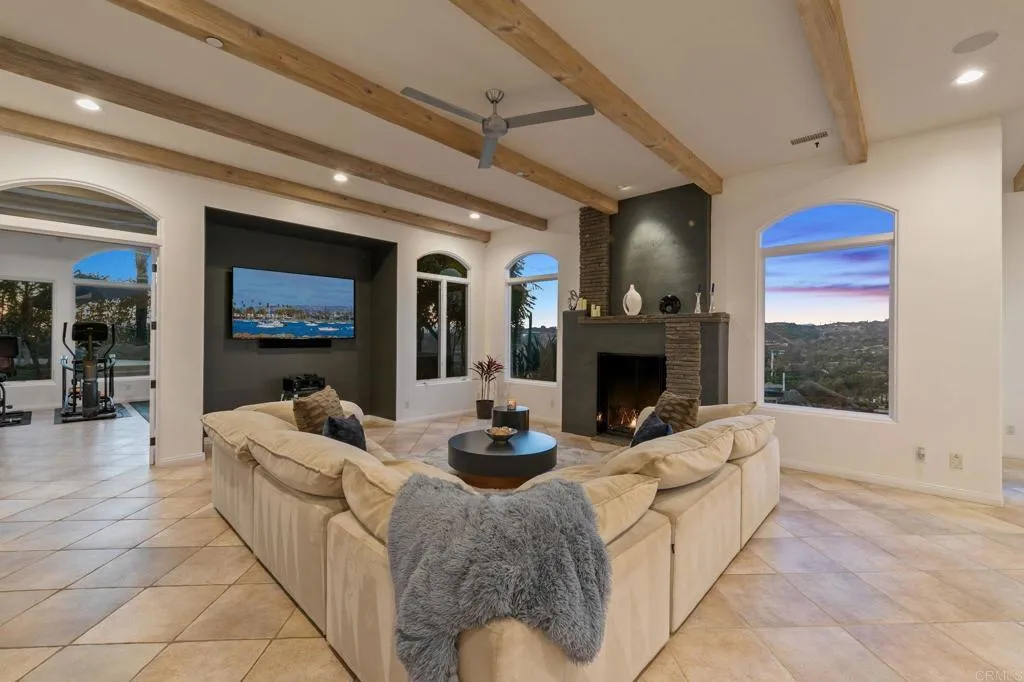 https://cdn.realtyfeed.com/cdn/127/306645713/aa5433f2100032f1830c60f621820b93.webp