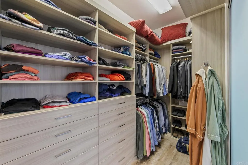 https://cdn.realtyfeed.com/cdn/127/306645713/c5535d4b6b56ccc6dbd9291dd093eb81.webp