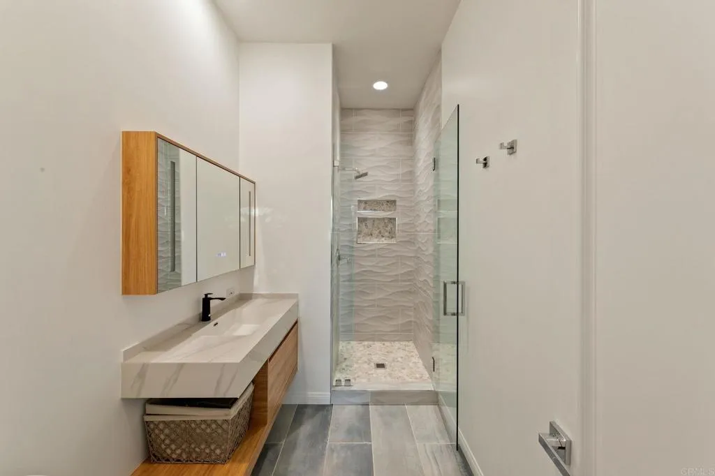 https://cdn.realtyfeed.com/cdn/127/306645713/f495bad0ecf277df9eae7d788b9b7ed8.webp